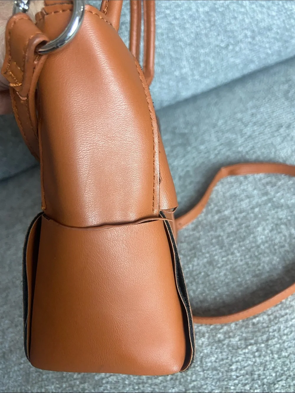 Crossbody bag in cognac